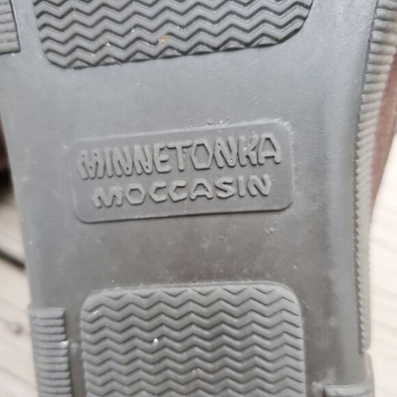 Minnetonka Moccasins Brown Moosehide Leather Classic Moc Toe Tie Front Moccasins - Picture 7 of 8